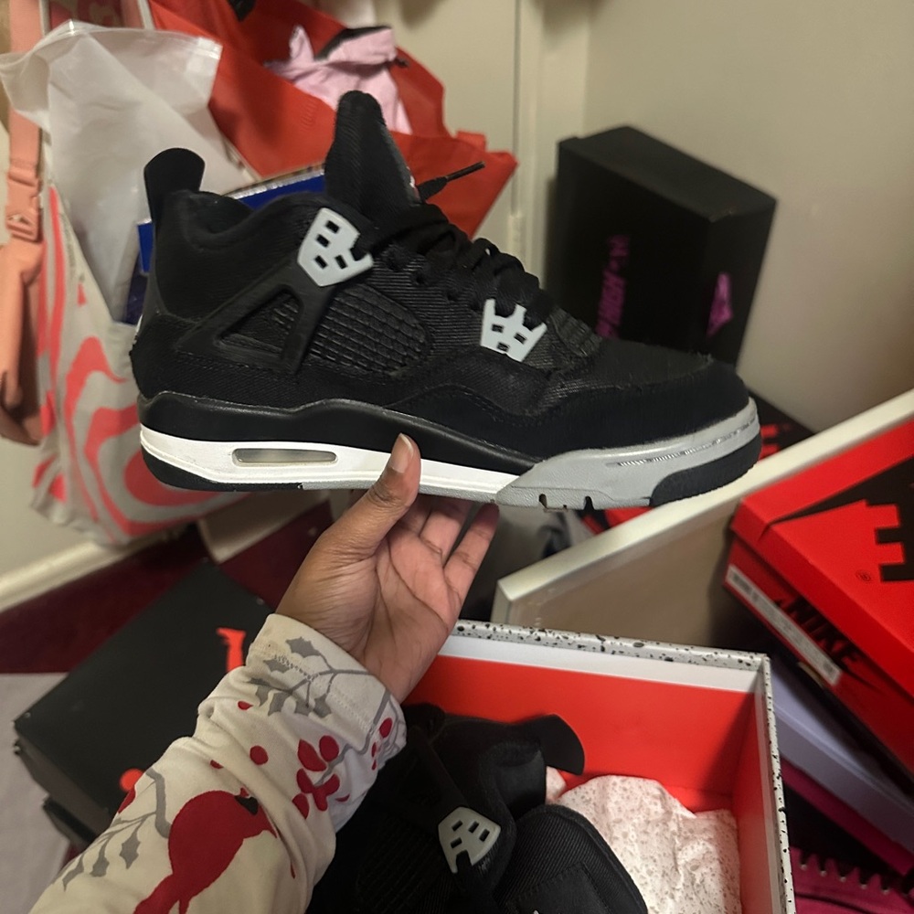 Jordan 4 Retro Military Black - Picture 2 of 8